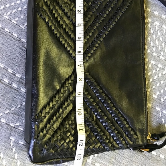 The Sak adorable crossbody or shoulder purse. - Picture 7 of 8